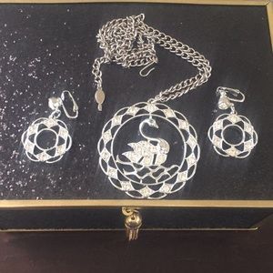 COPY - Sarah Coventry Swan pendant necklace and earrings